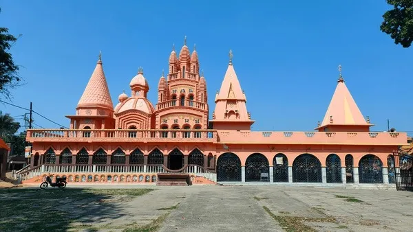 কুপার্স ক্যাম্প মা করুণাময়ী কালী মন্দির — রাণাঘাট, নদিয়া — ড. প্রদ্যুৎ আচার্যের শৈশবের স্মৃতিবিজড়িত স্থান